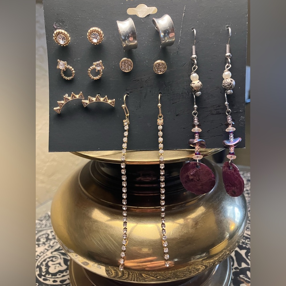 Eight pair of stud and hanging earrings
